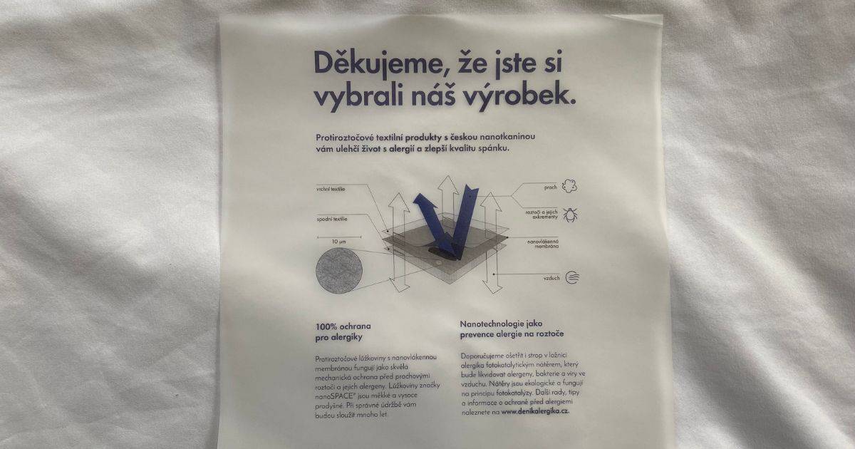Po otevření krabice jsme kromě povlaku narazili na poděkování, vysvětlení účinnosti nanovlákenné membrány a také informace o údržbě.
