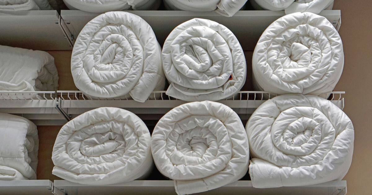 Jedním z nejdůležitějších faktorů při výběru přikrývky pro alergiky je teplota ve vaší ložnici a vaše osobní preference ohledně tepla během spánku.