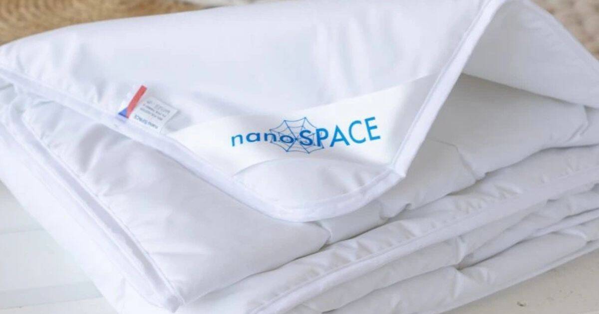 Letní nanovlákenná přikrývka je ideální volbou do teplých měsíců nebo pro ty z vás, kteří preferují lehčí přikrytí.